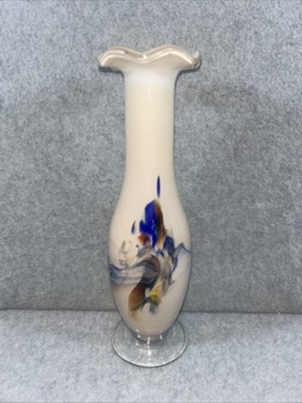 Murano 9" Art Vase With Ruffle Top And Clear Bottom - Picture 1 of 6